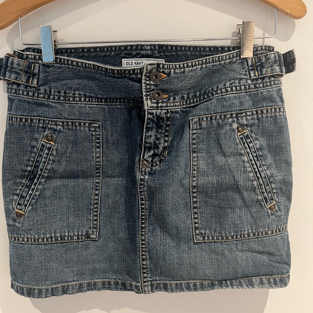 Cute casual women’s Old navy skirt (c)